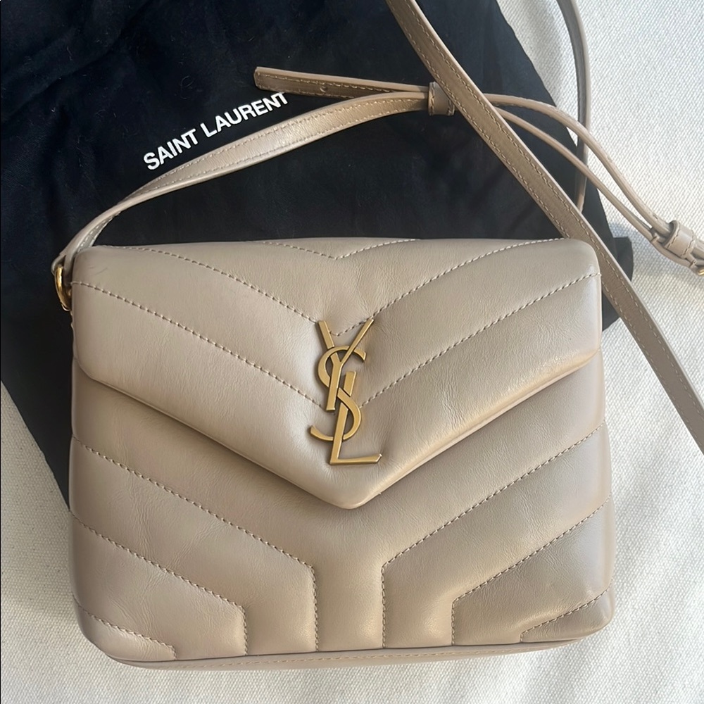 Authentic  - SAINT LAURENT
Loulou Toy quilted leather shoulder bag